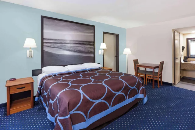 غرفة قياسية بسرير كينج للمدخنين، Super 8 by Wyndham El Cajon/San Diego 4/5