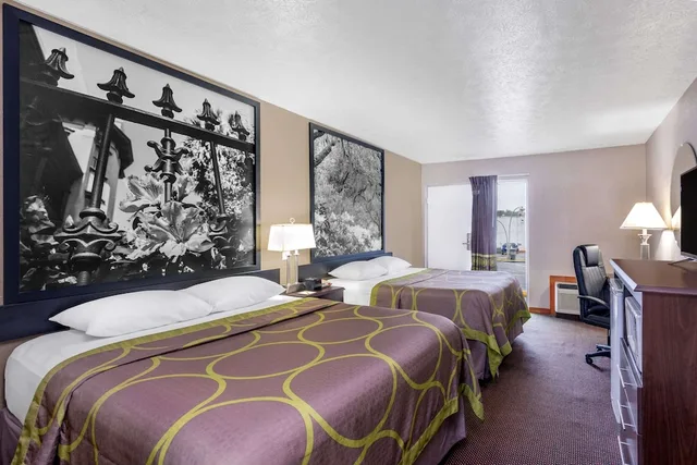 غرفة بسريرين كوين للمدخنين، Super 8 By Wyndham Locust Grove 3/4