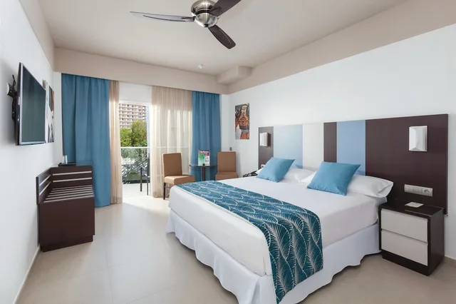 غرفة قياسية بسرير كينج بشرفة، Hotel Riu Costa del Sol 1/2