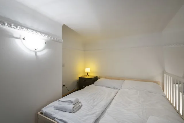 Mezzanine, 2 Bedrooms, Comfort, Apartment, 5 Beds, Bunk Bed, Sofa, Kitchen، Hybernska Apartments 6/10