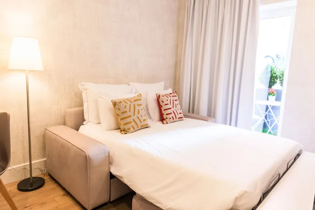 Superior, Suite, Double Bed, Executive Level, Sofa، LX51 Studios & Suites - Lisbon center 6/10