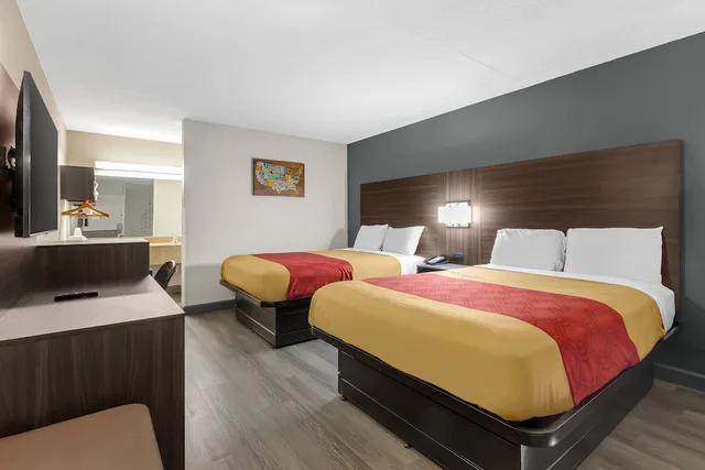 غرفة قياسية بسرير مزدوج، Econo Lodge Creedmoor - Butner 4/10