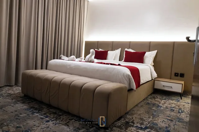 Deluxe, Suite, King Bed, Golden New Um Al Qoura 1/2