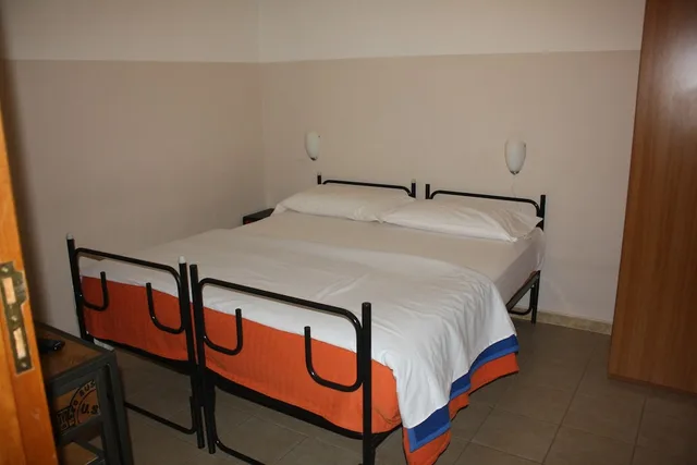 1 Bedroom, Basic, Queen Bed, Courtyard Area، Hotel Avalon 1/10