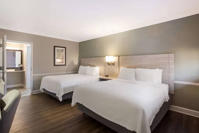 Standard, 2 Queen Beds, Accessible, Best Western Sea Island Inn 1/5