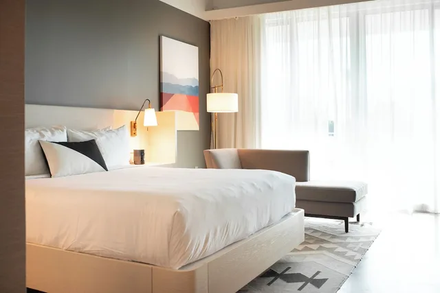 Premium, Cabana, King Bed, Accessible, Mountain Shadows 1/10
