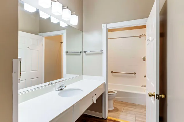 Upstairs, 2 Queen Beds, Large، Best Western China Lake Inn 8/8