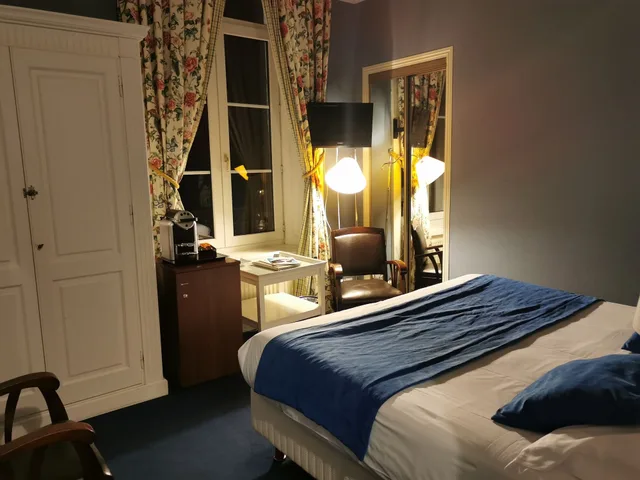 غرفة كلاسيكية بسرير كينج، Chateau De Sully 6/7