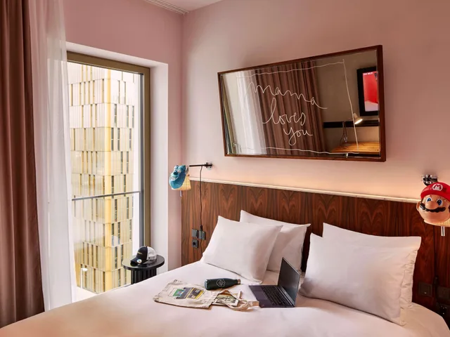 Large Mama, Queen Bed، Mama Shelter Luxembourg 1/7
