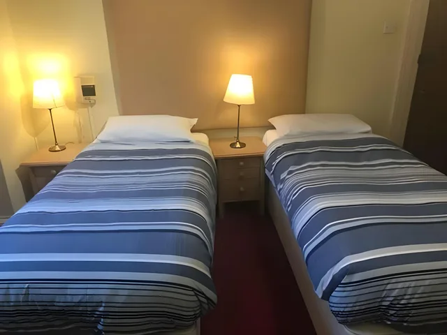 غرفة مفردة، Ambassador Hotel 3/5