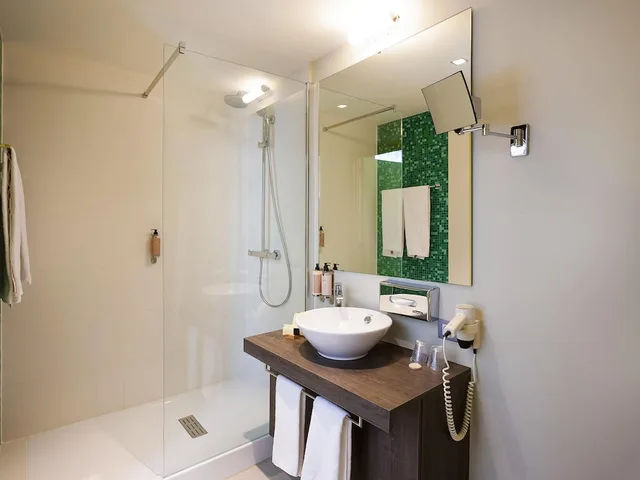 غرفة سوبيريور بسريرين منفصلين، ibis Styles Kortrijk Expo 5/7