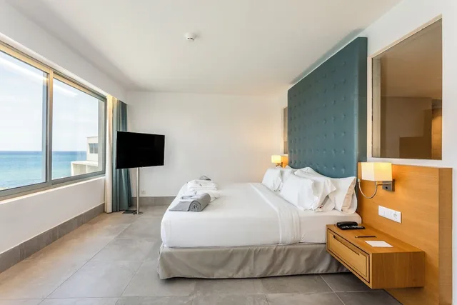 غرفة ديلوكس بسرير كينج بإطلالة على البحر، Barcelo Praia Cape Verde 3/10