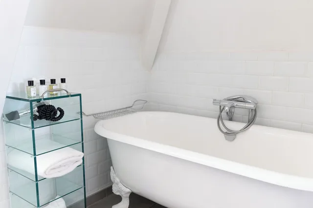 Atelier, Suite, Queen Bed, Sofa، White 1921 Saint-Tropez 9/9