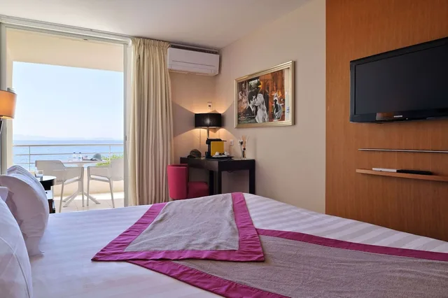 غرفة بريفيليج بسريرين منفصلين بإطلالة على البحر، Hotel Dolce Vita 4/9