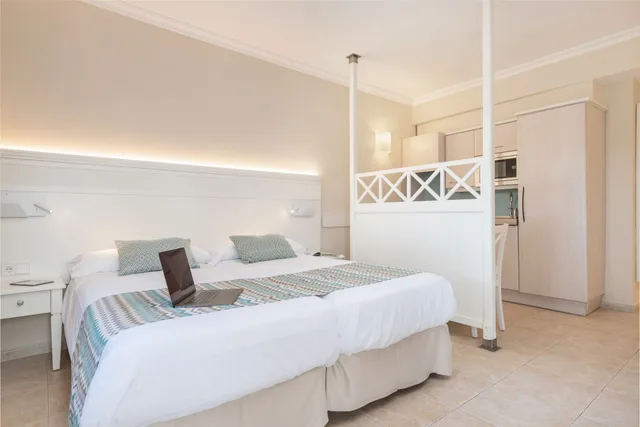 studio with balcony single use + 1 baby، Can Picafort Palace 1/3