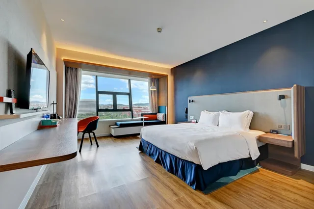 Room, King Bed, Lateral Side Sea View، Holiday Inn Express Xiamen Airport Zone 3/5