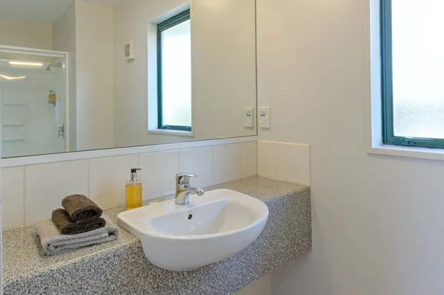 Studio, Triple, Twin Beds, 1 Queen and 1 Single Bed, Bella Vista Motel Hanmer Springs 10/10