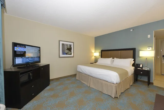 غرفة قياسية بسرير كينج لذوي الإعاقة، Holiday Inn Express Hotel Suites Waterloo St Jacobs 1/4