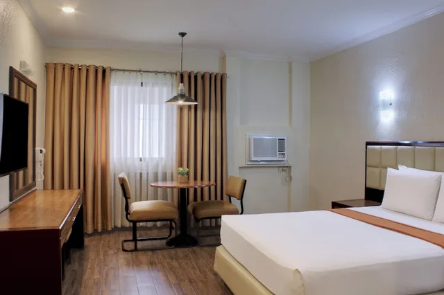 غرفة ديلوكس بسرير مزدوج، Rothman Hotel 1/10