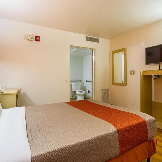 1 Full Bed ADA/Tub, Motel6 Mesa, AZ - North 10/10