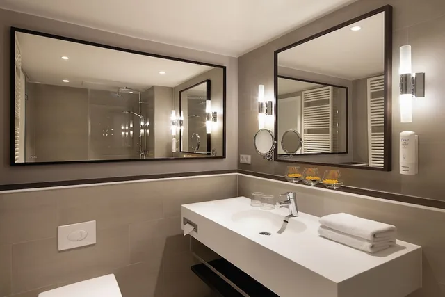 غرفة بريميوم، Holiday Inn Berlin City Center East Prenzlauer Berg 4/6