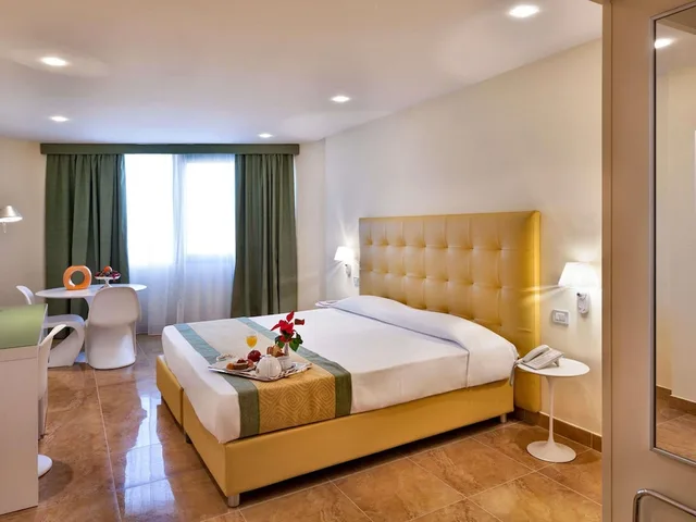 غرفة سوبيريور بسرير مزدوج، Mercure Villa Romanazzi Carducci 2/7