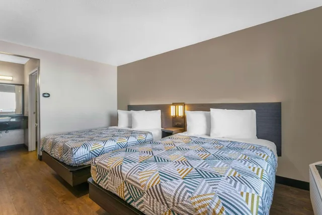 غرفة ديلوكس رباعية، Motel6 Merced, CA - North 4/10