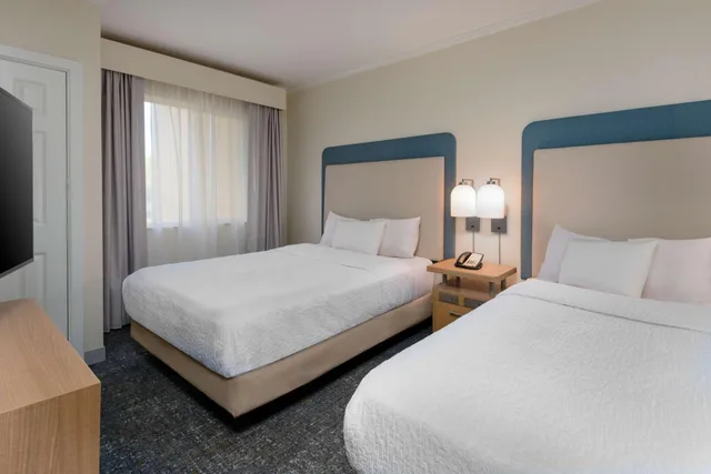 جناح بسرير كينج وسريرين كوين بغرفتي نوم مع أريكة، Homewood Suites by Hilton Bonita Springs Naples North 2/4