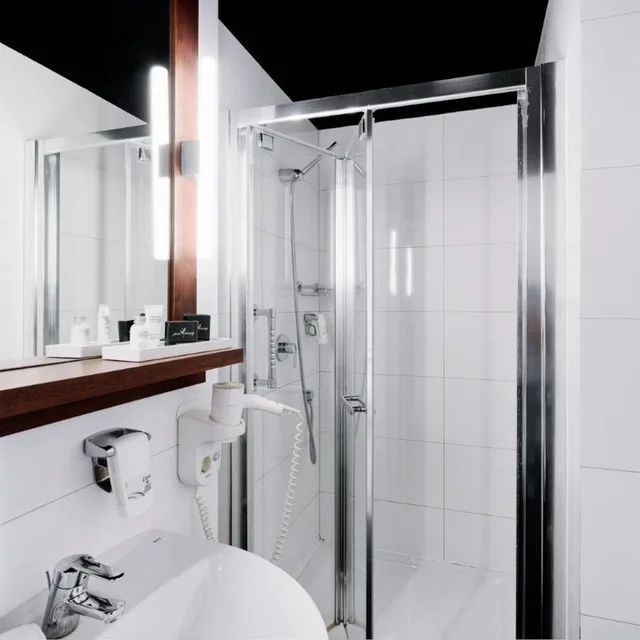 غرفة قياسية بسرير كينج، B&B Hotel Rzeszow Centrum 6/7