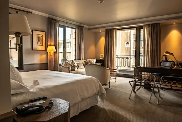 غرفة ديلوكس بإطلالة، The Singular Santiago Lastarria Hotel 1/3