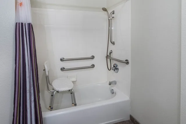 غرفة بسريرين كوين لذوي الإعاقة، La Quinta Inn & Suites by Wyndham Loveland 4/4