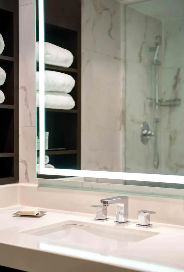 غرفة ركنية بسرير كينج، Hilton Toronto Markham Suites Conference Centre Spa 3/4