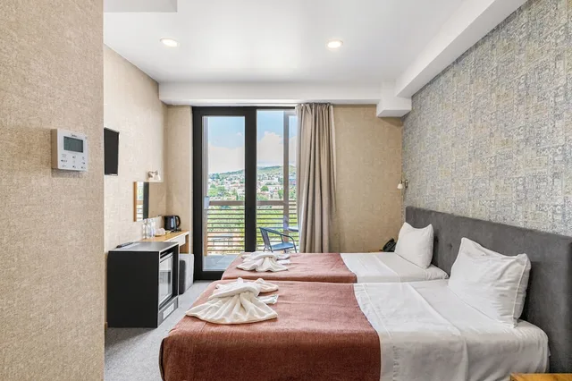 غرفة سوبيريور بسرير كوين بشرفة، Brooch Boutique Hotel 1/10