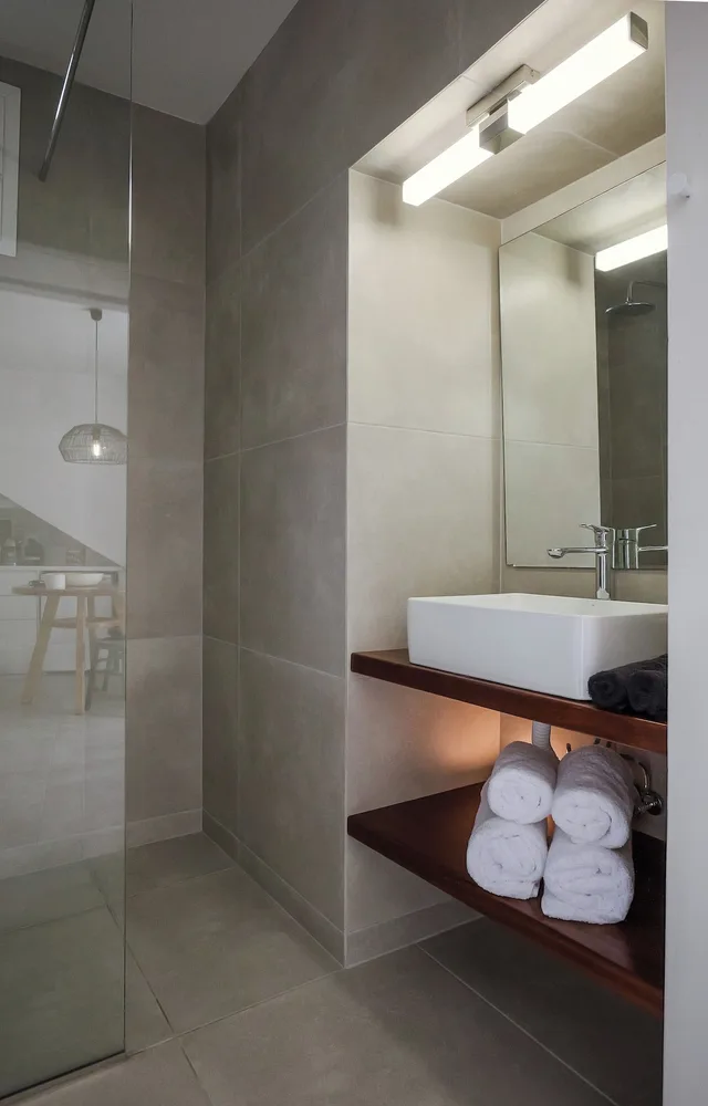 جناح كومفورت بسرير مزدوج بإطلالة على البحر بجاكوزي، Valery Suites 6/7