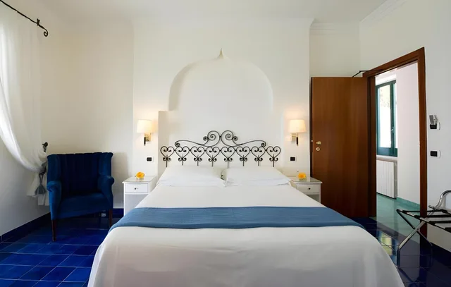 غرفة كلاسيكية بإطلالة على الحديقة، Hotel Aurora Amalfi 1/1