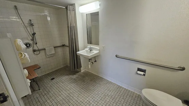 غرفة قياسية بسرير كينج لذوي الإعاقة، Motel6 Blythe, CA 9/10