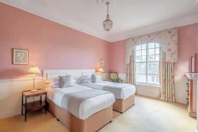 Highgrove, Suite, 2 King Beds, 1 Double and 1 Single Bed، No 1 The Mansions By Mansley 1/10