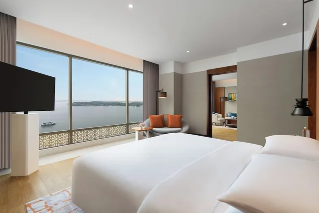 جناح غراند بسرير كينج بشرفة، GRAND HYATT KOCHI BOLGATTY 2/8