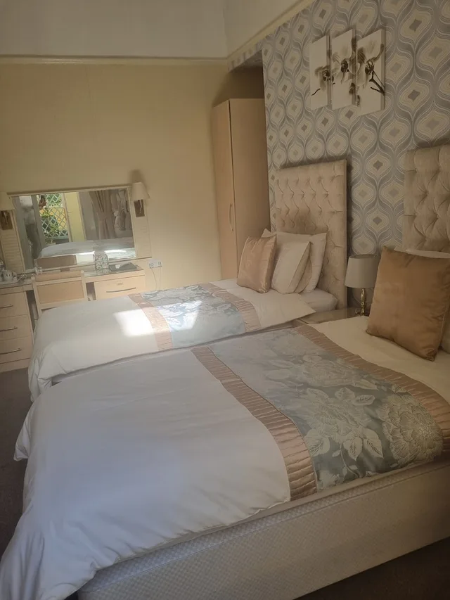 Deluxe, Twin Beds, King Bed, Ground Floor, The Sands 2/10