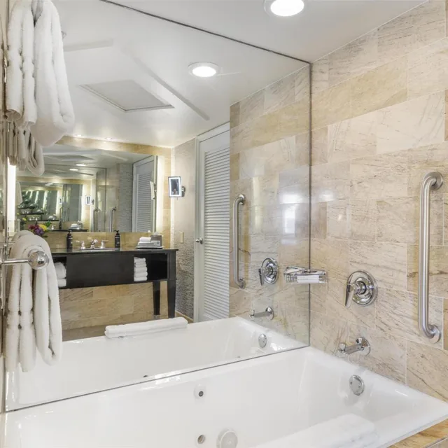 غرفة، Royal Sonesta Houston Galleria 3/4