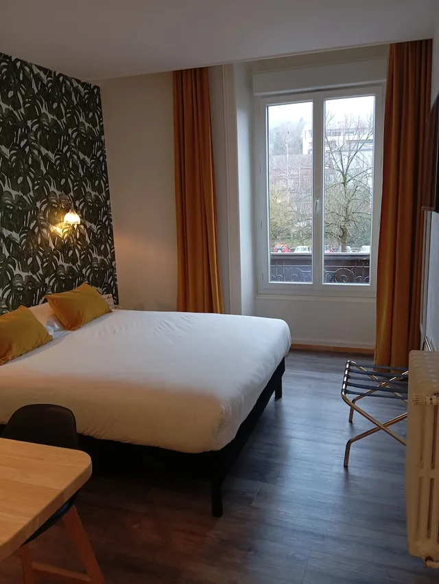 غرفة سوبيريور بسرير مزدوج، The Originals Aurillac Grand Hotel Saint Pierre 4/9