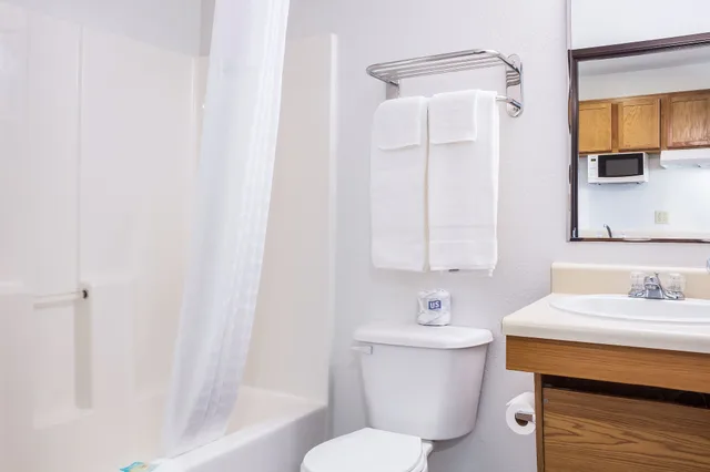 غرفة قياسية بسرير مزدوج، WoodSpring Suites Texas City 5/6