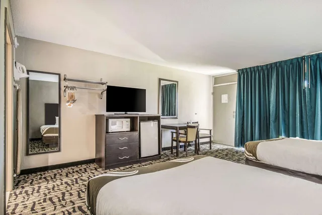 غرفة بسريرين مزدوجين لذوي الإعاقة، Quality Inn and Suites York PA 3/5