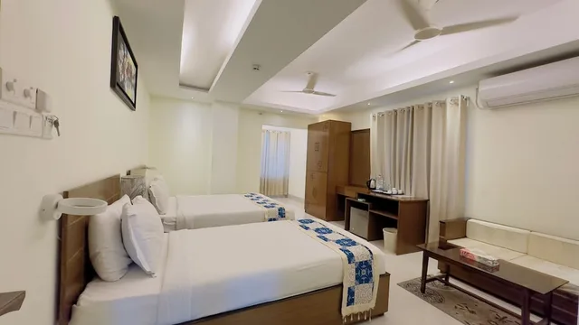 غرفة ديلوكس ثلاثية بسرير مزدوج وسرير فردي بإطلالة على المدينة، Hotel The Grand Hyatt Dhaka 3/7