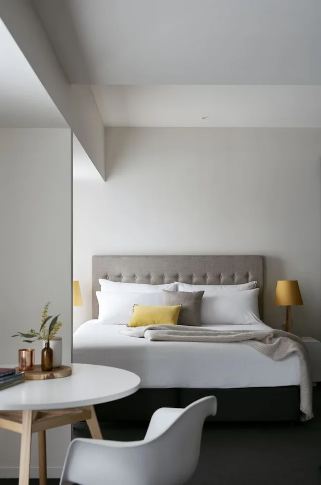 Deluxe, Studio, Suite, Twin Beds, The Watson Adelaide - Art Series 3/6