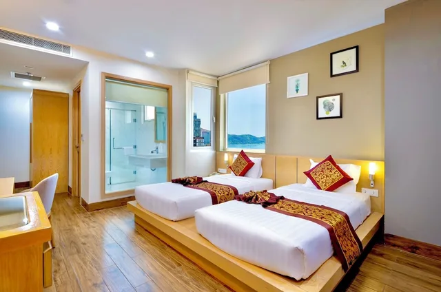 Senior, Twin Beds, Sea View, Balcony, Gibson Hotel Nha Trang 6/10