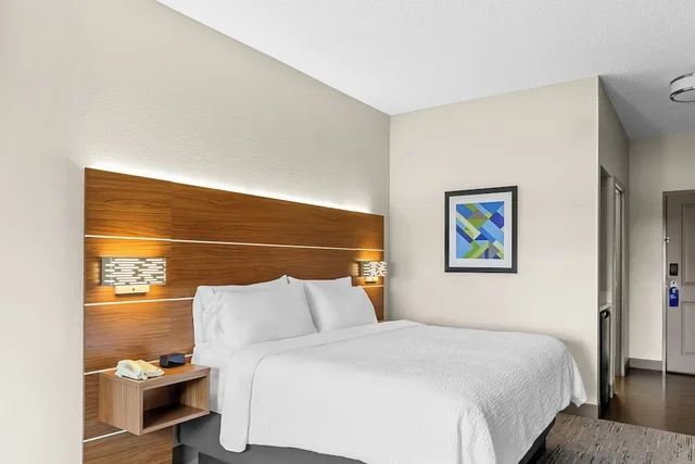 غرفة قياسية بسرير كينج لذوي الإعاقة، Holiday Inn Express Hotel And Suites Vandalia 1/10