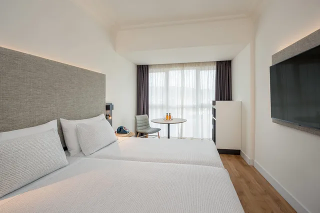 Connecting, Hotel San Sebastian Orly, Affiliated by Melia 7/10