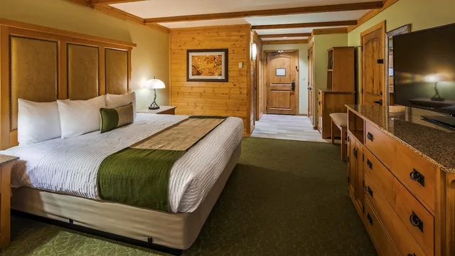 غرفة بسرير كينج بإطلالة على الجبل، Brian Head Lodge 1/1