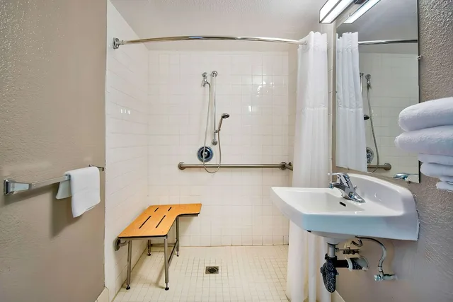 غرفة قياسية بسرير مزدوج، Motel6 Vallejo, CA - Six Flags West 8/8